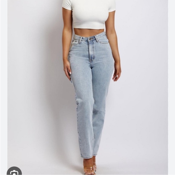 MESHKI Straight Lightwash Jeans - Picture 1 of 10